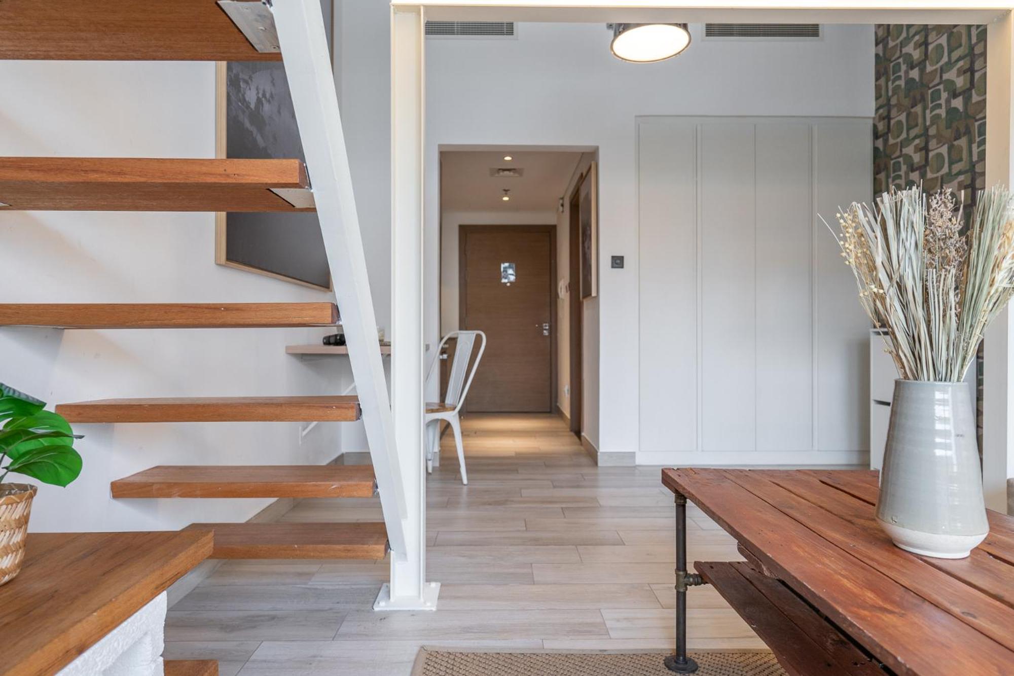 Unique Loft With Smart Working Station Apartment *